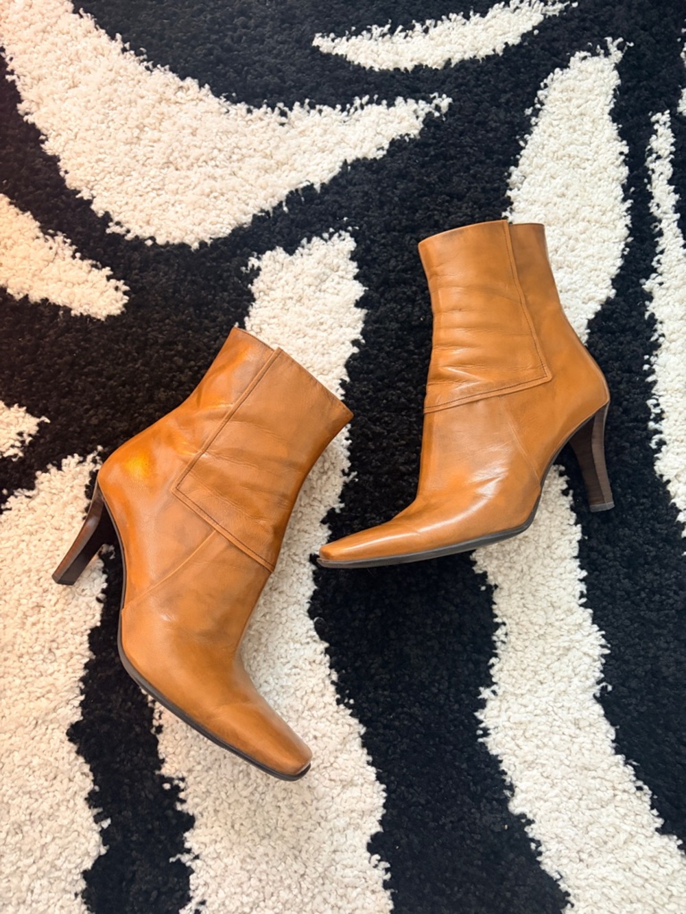 Vintage Nine West Tan Cognac Leather Square Toe Ankle Boots